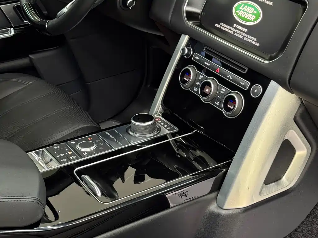 Land Rover Range Rover 2018 — фото 16