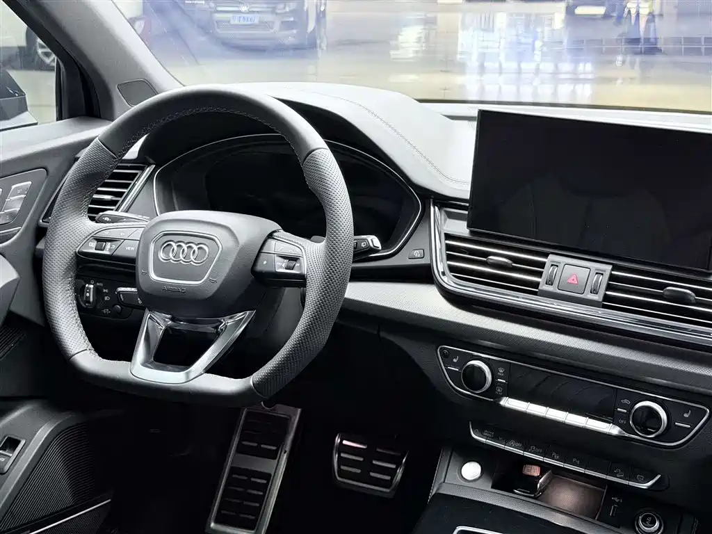 Audi Q5L 2024 — фото 19
