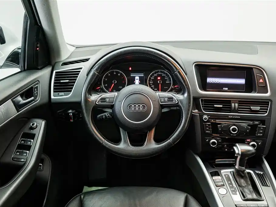 Audi Q5 2017 — фото 16