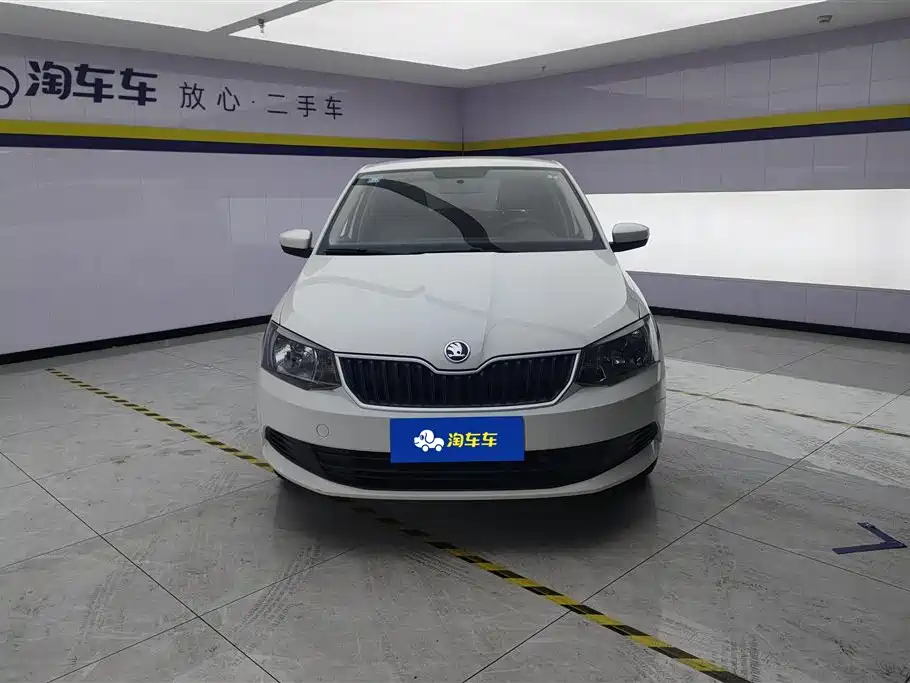 Skoda Fabia 2016 — фото 2