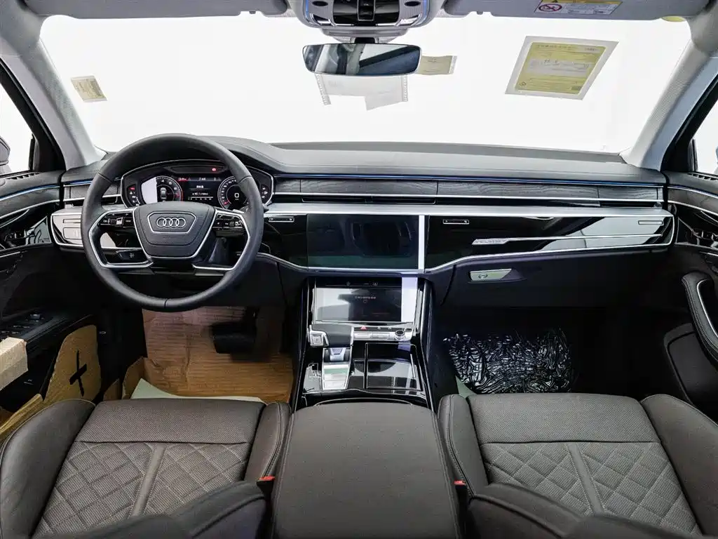 Audi A8 — фото 6