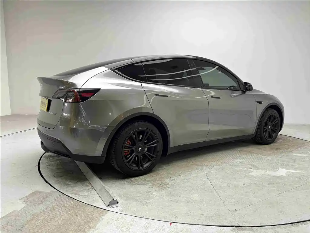 Tesla Model Y 2023 — фото 18