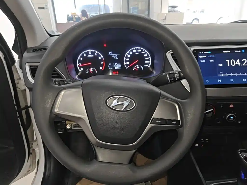 Hyundai Verna 2019 — фото 11