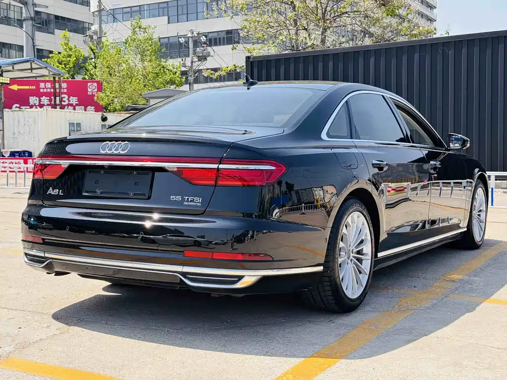 Audi A8 2018 — фото 6