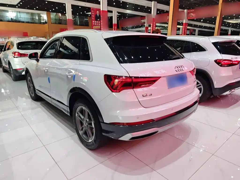 Audi Q3 2021 — фото 16
