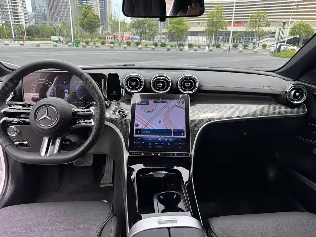 Mercedes-Benz C-Class 2023 — фото 9