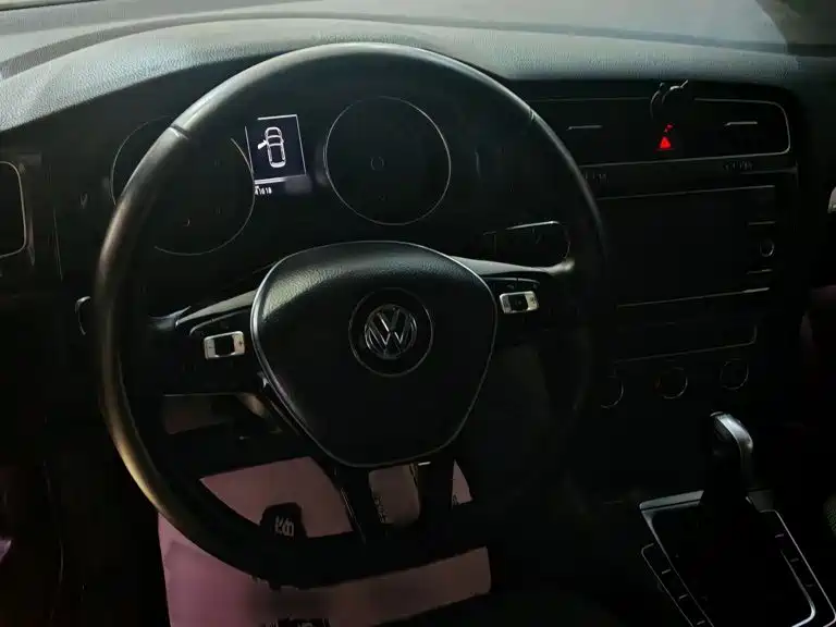 Volkswagen Golf 2018 — фото 10