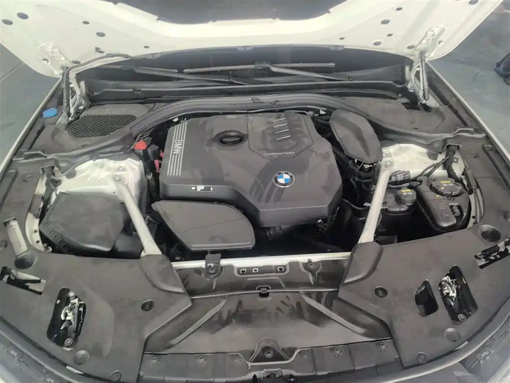 BMW 5 Series 2023 — фото 16