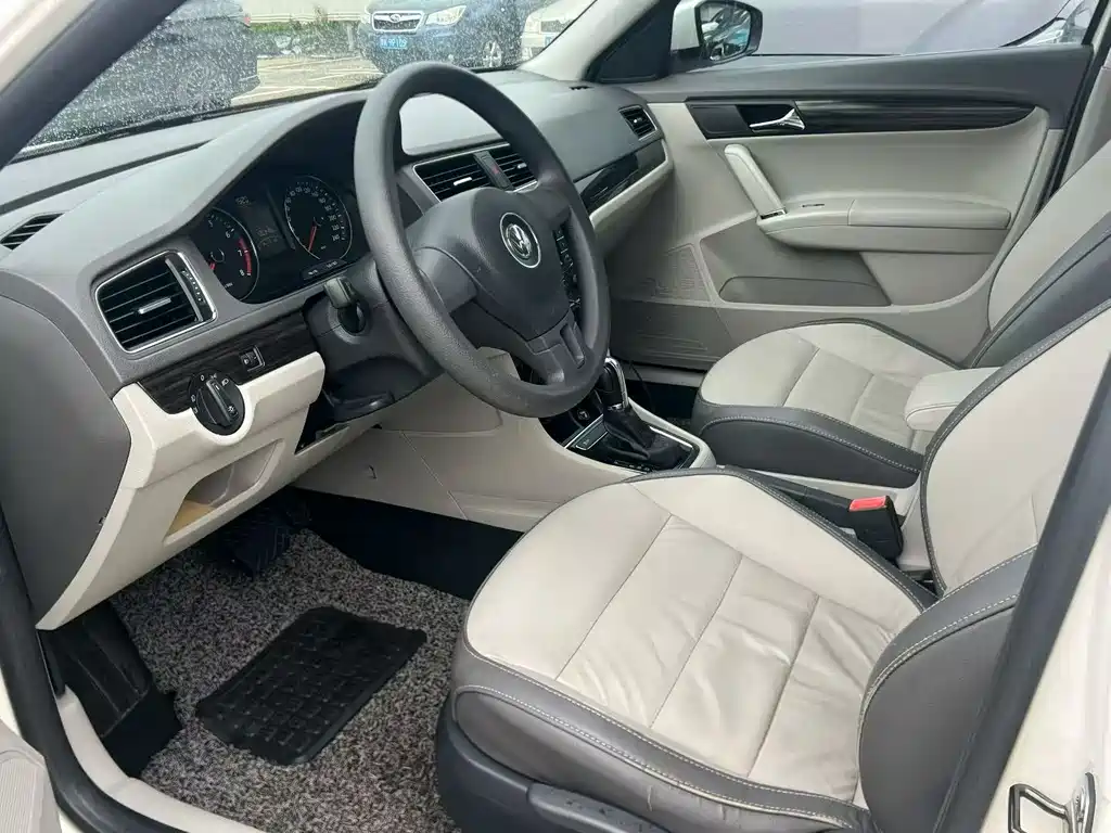 Volkswagen Gran Lavida 2013