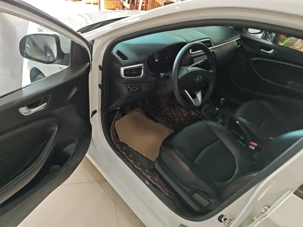 Hyundai Verna 2019 — фото 16