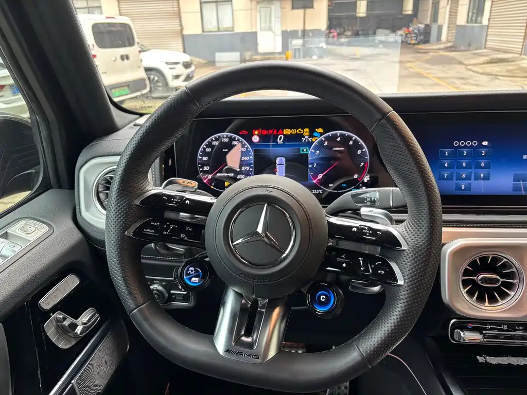 Mercedes-Benz G-Class AMG 2025 — фото 17