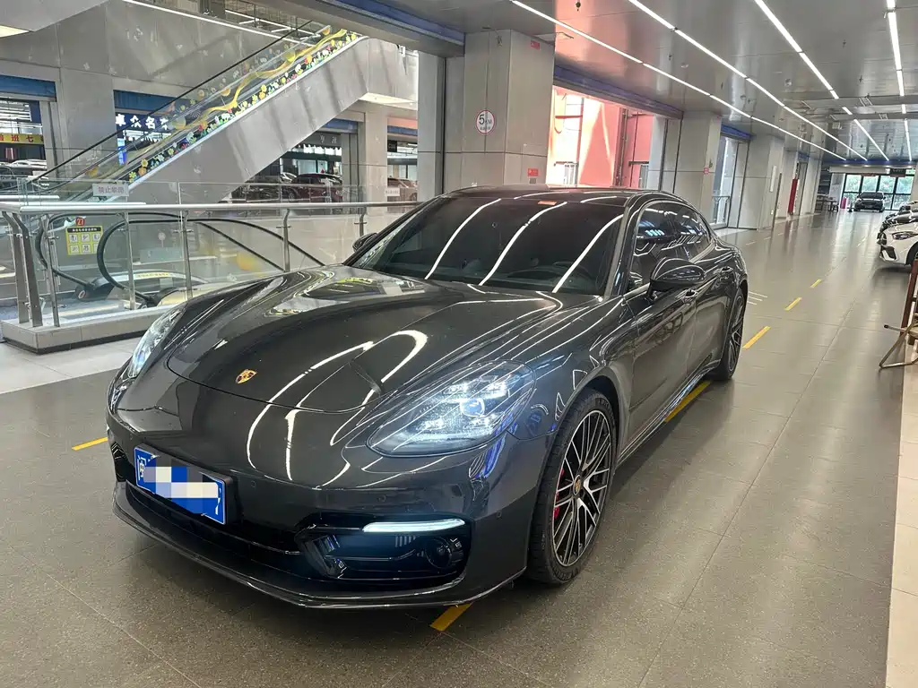 Porsche Panamera 2021
