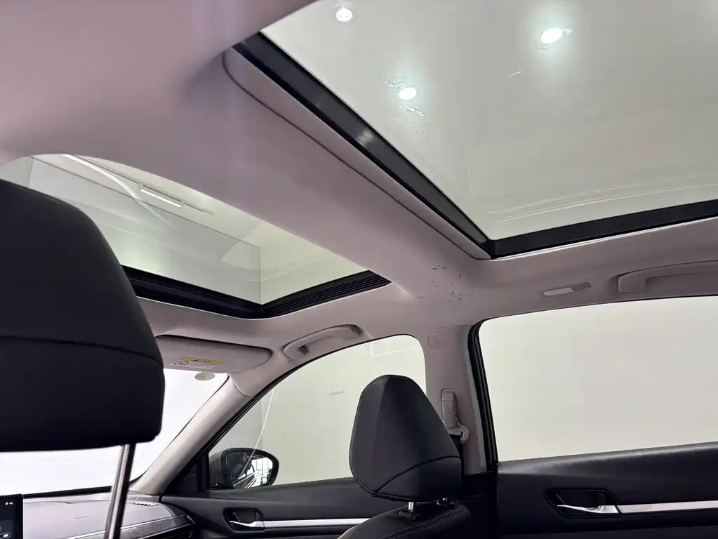 Nissan Teana 2022 — фото 17