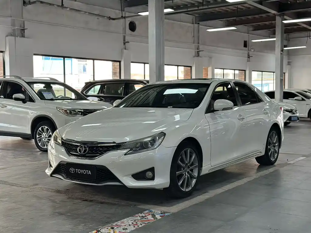 Toyota Reiz 2015
