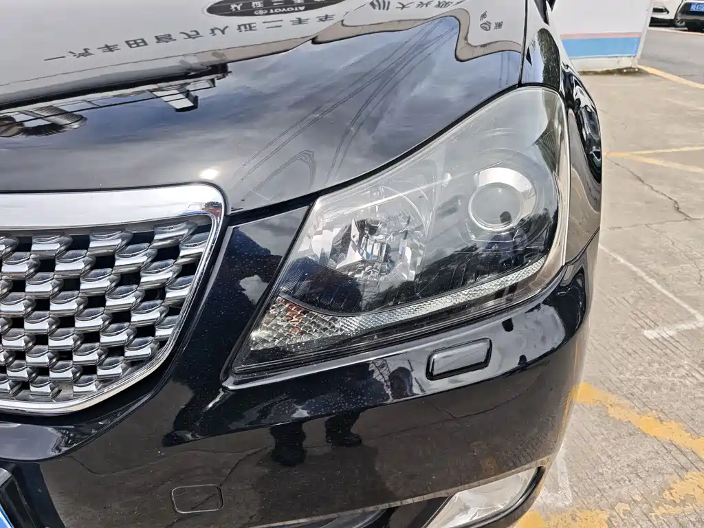 Toyota Crown 2011