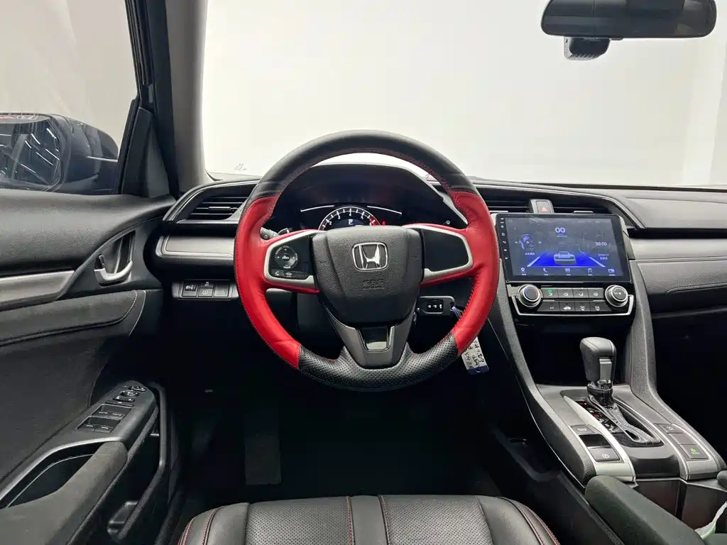 Honda Civic 2018 — фото 15