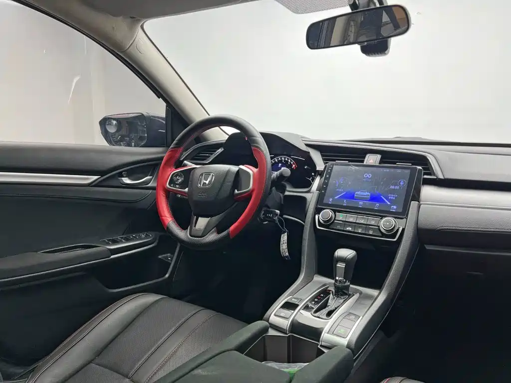 Honda Civic 2018 — фото 17