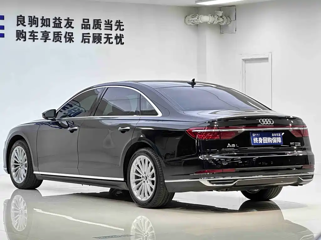 Audi A8 2021 — фото 9