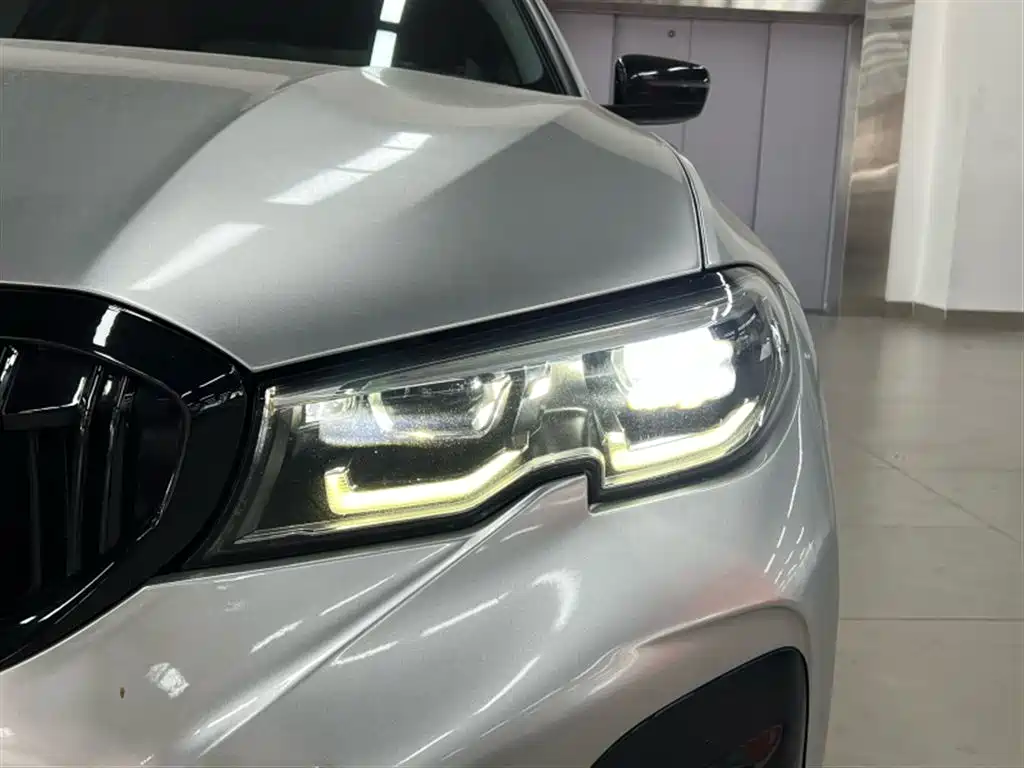 BMW 3 Series 2021 — фото 14