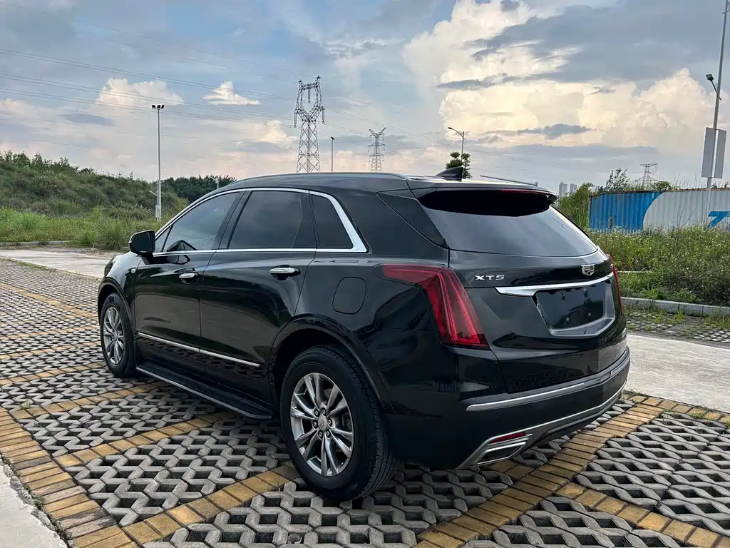 Cadillac XT5 2020 — фото 6