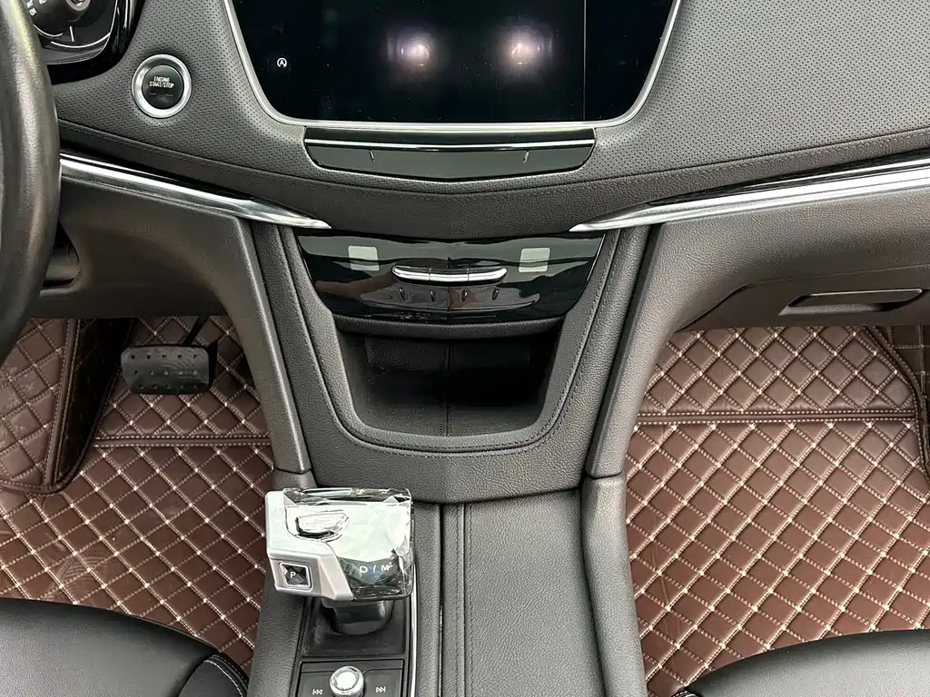 Cadillac XT5 2020 — фото 15