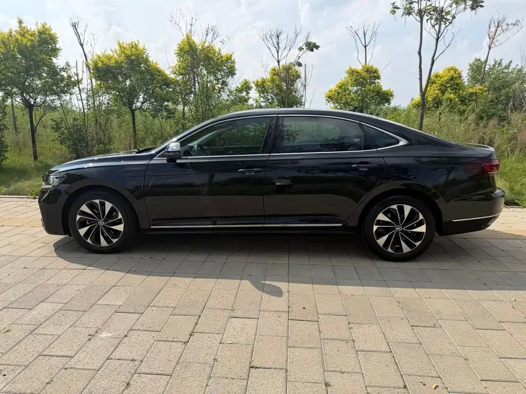 Volkswagen Passat 2023