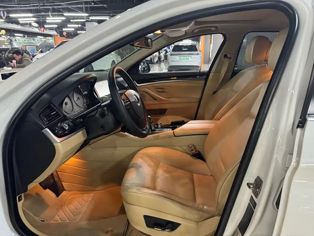 BMW 5 Series 2012