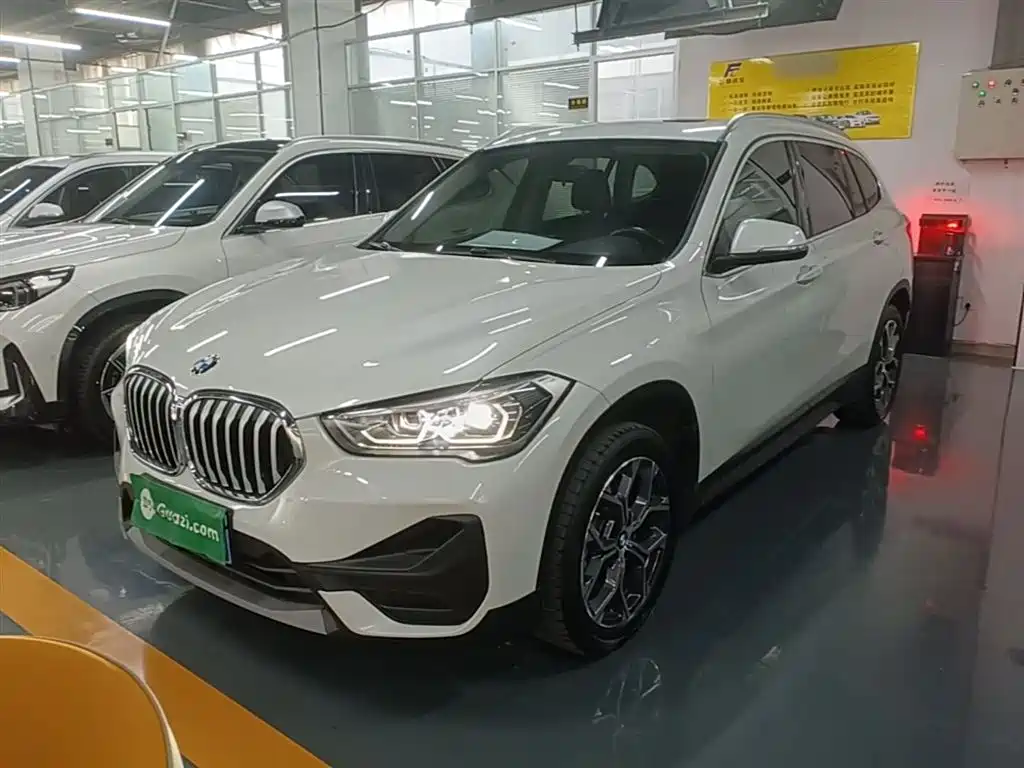 BMW X1 2021 — фото 2