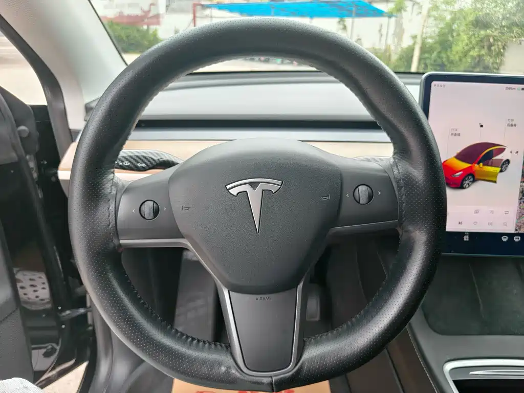 Tesla Model Y 2021 — фото 11