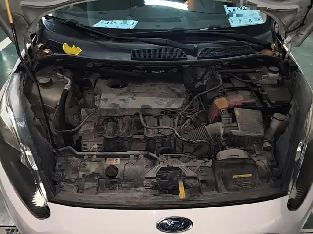 Ford Fiesta 2015 — фото 20