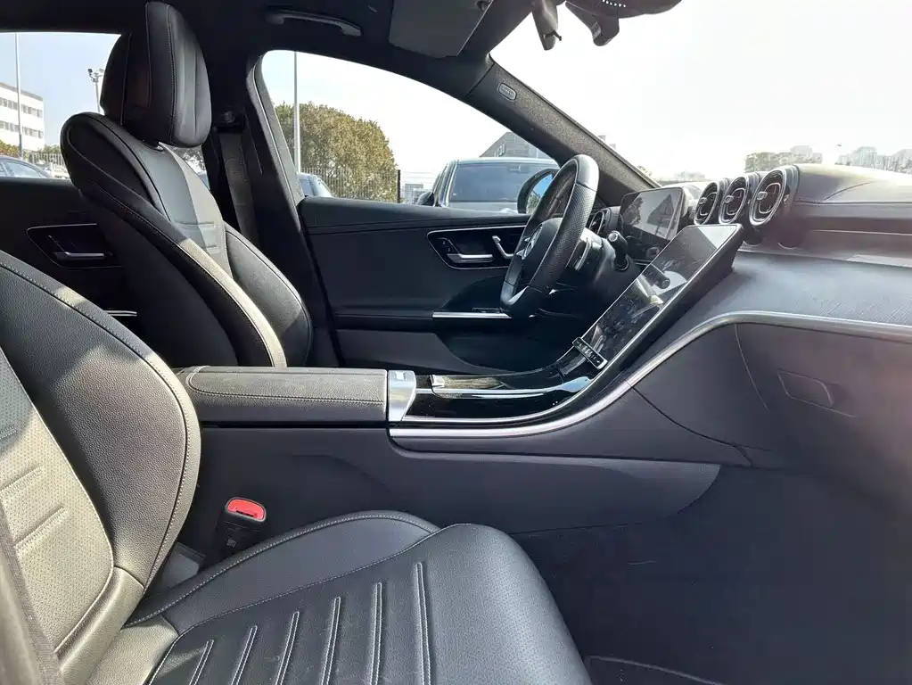 Mercedes-Benz C-Class 2023 — фото 15