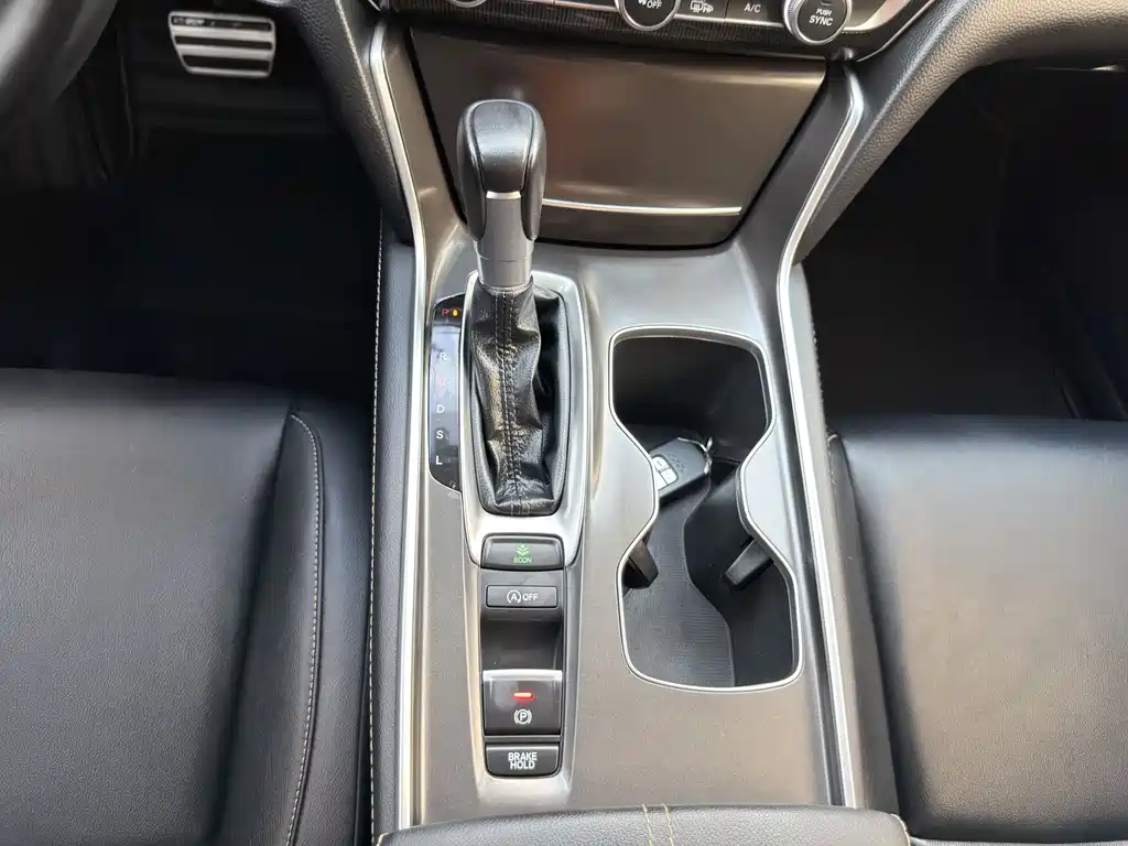 Honda Accord 2022 — фото 12