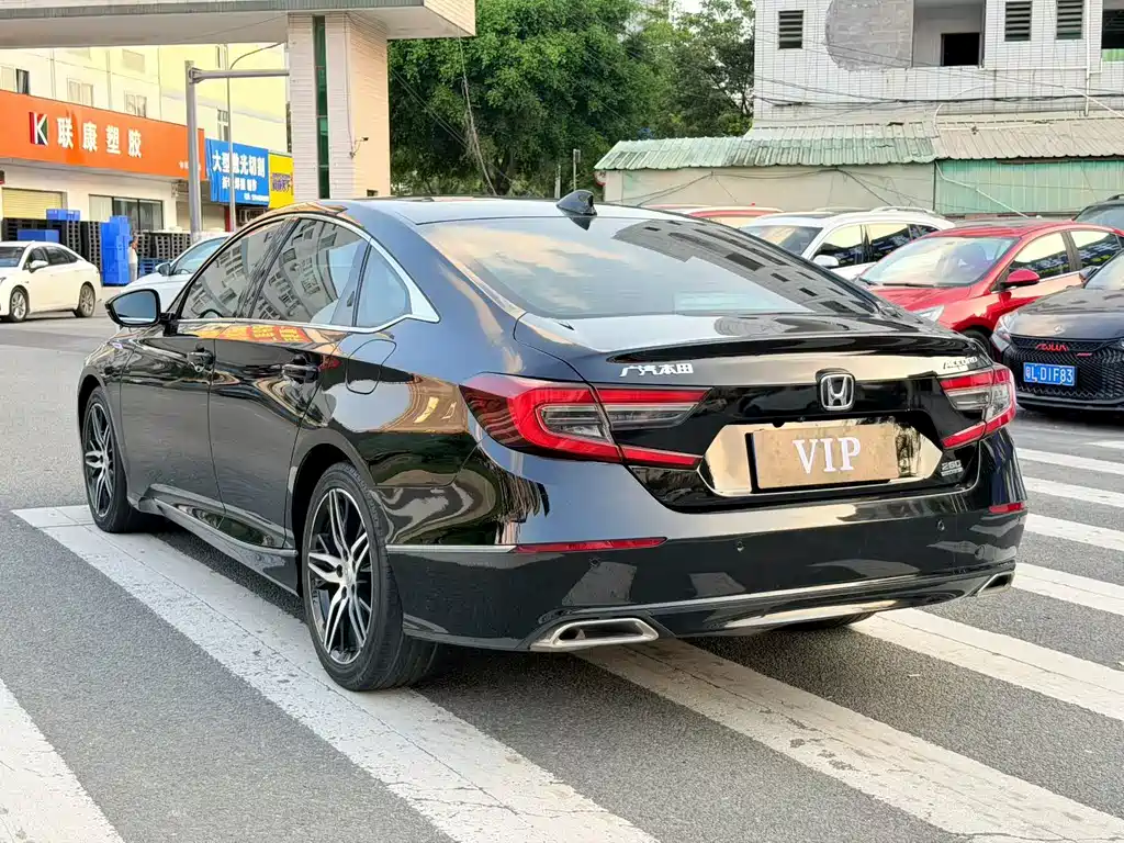 Honda Accord 2022 — фото 18