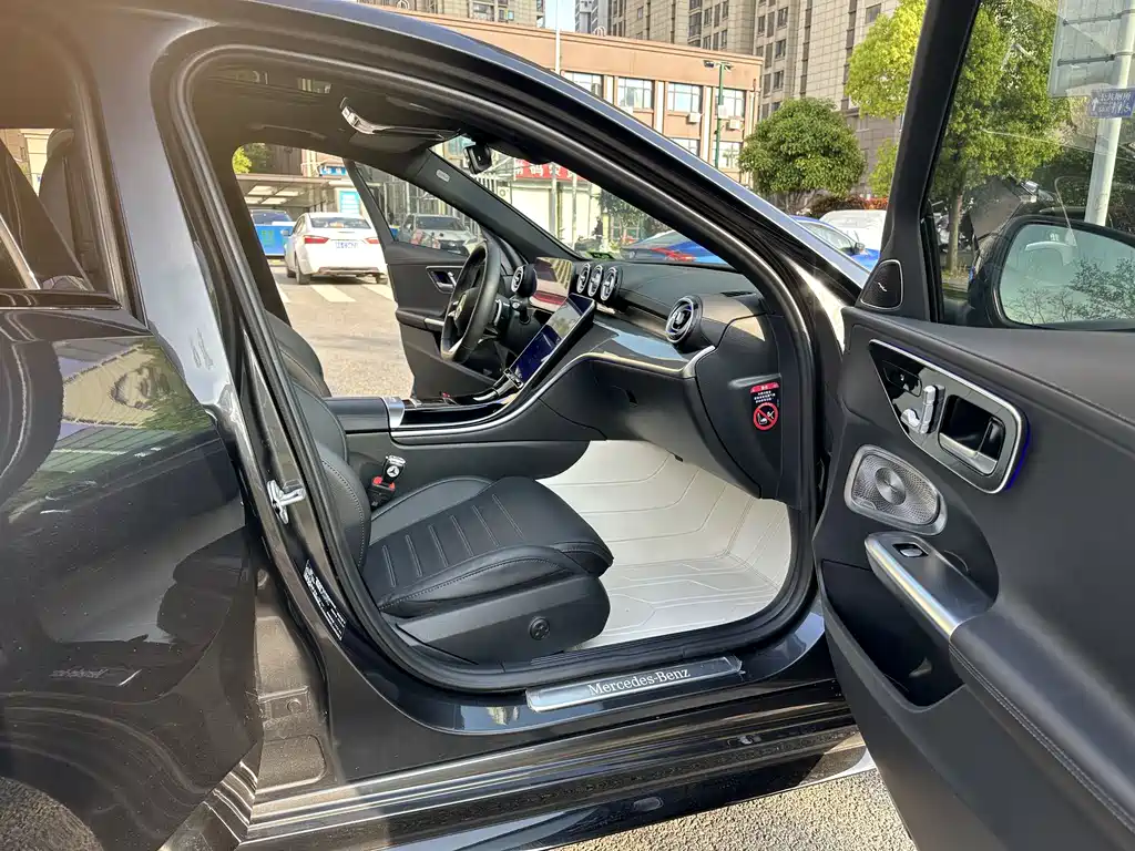 Mercedes-Benz C-Class 2023