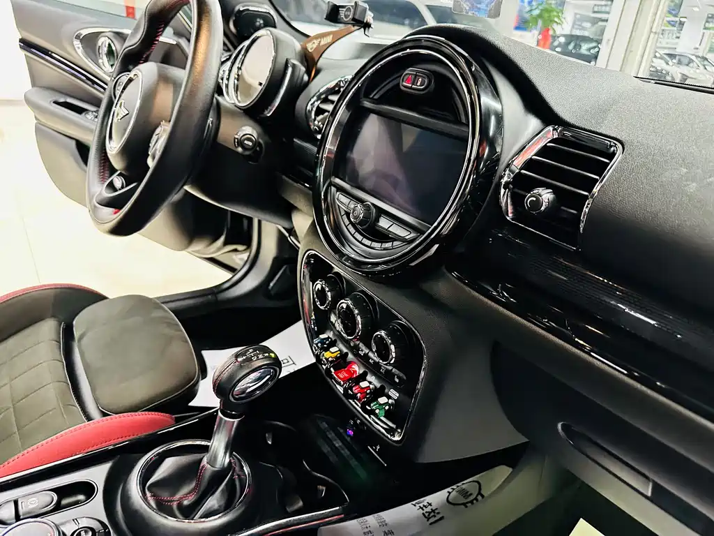 MINI JCW CLUBMAN 2019 — фото 37