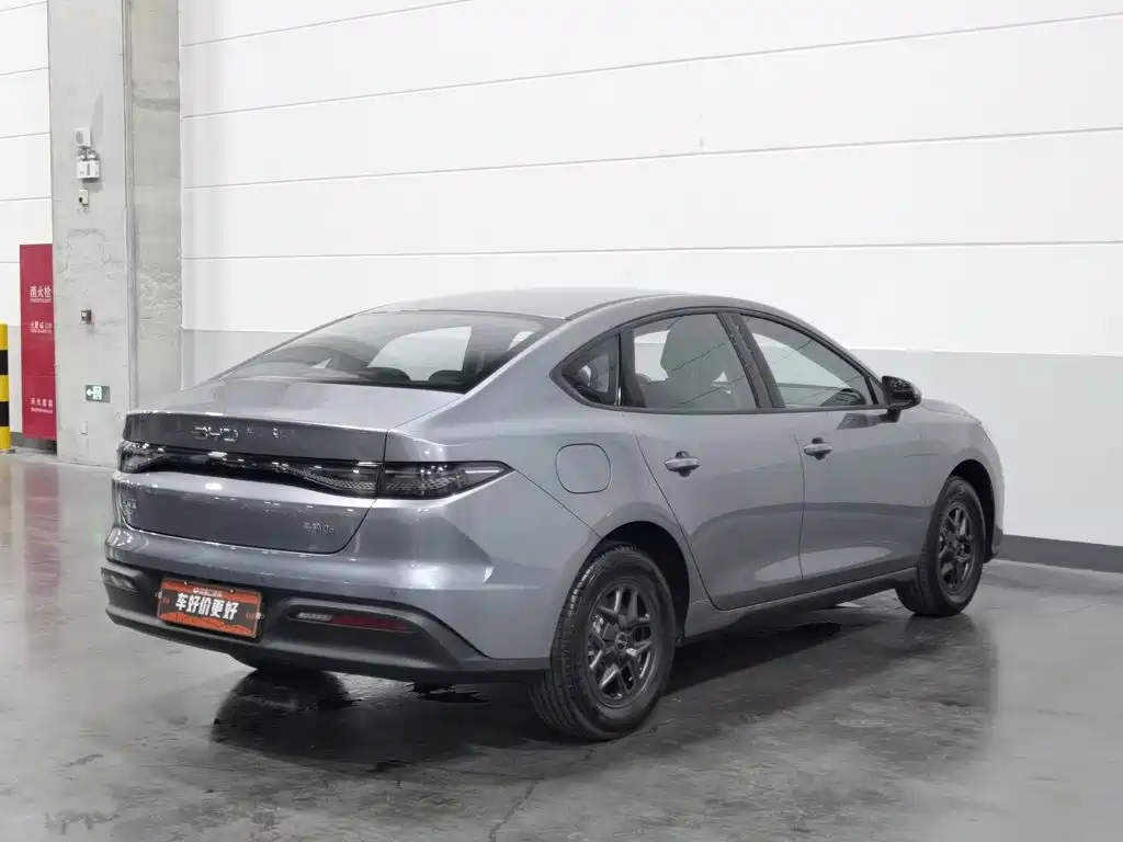 BYD Seal 05 DM-i 2026 — фото 2