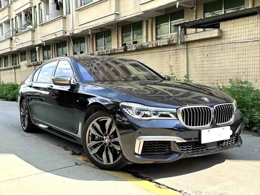 BMW 7 Series 2017 — фото 1