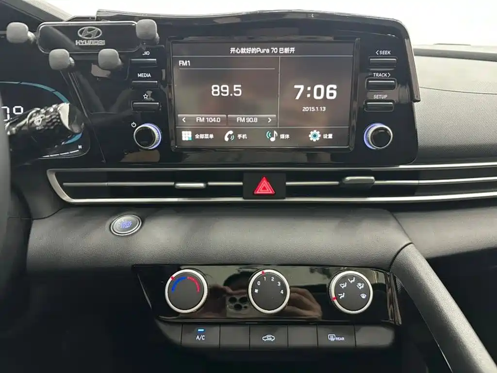 Hyundai Elantra 2024 — фото 15