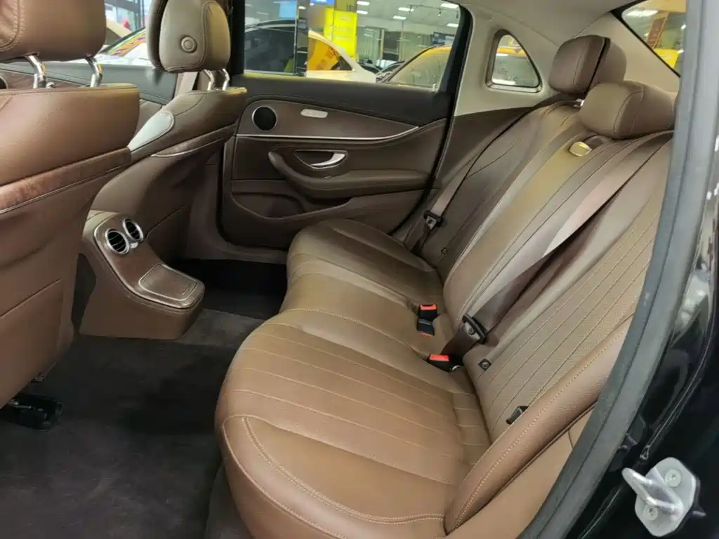 Mercedes-Benz E-Class 2022 — фото 17