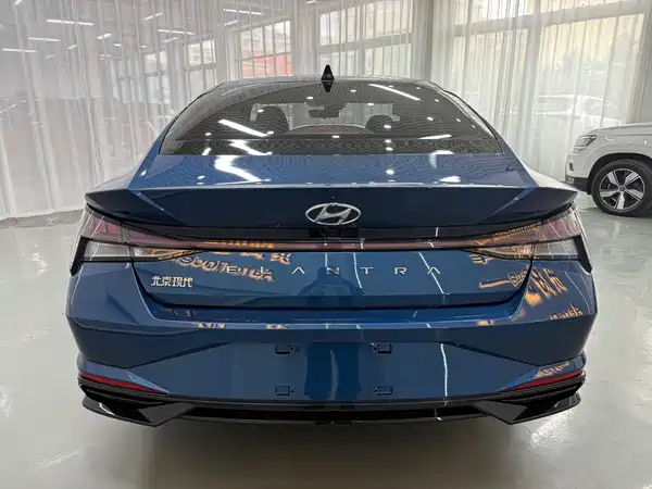 Hyundai Elantra 2022