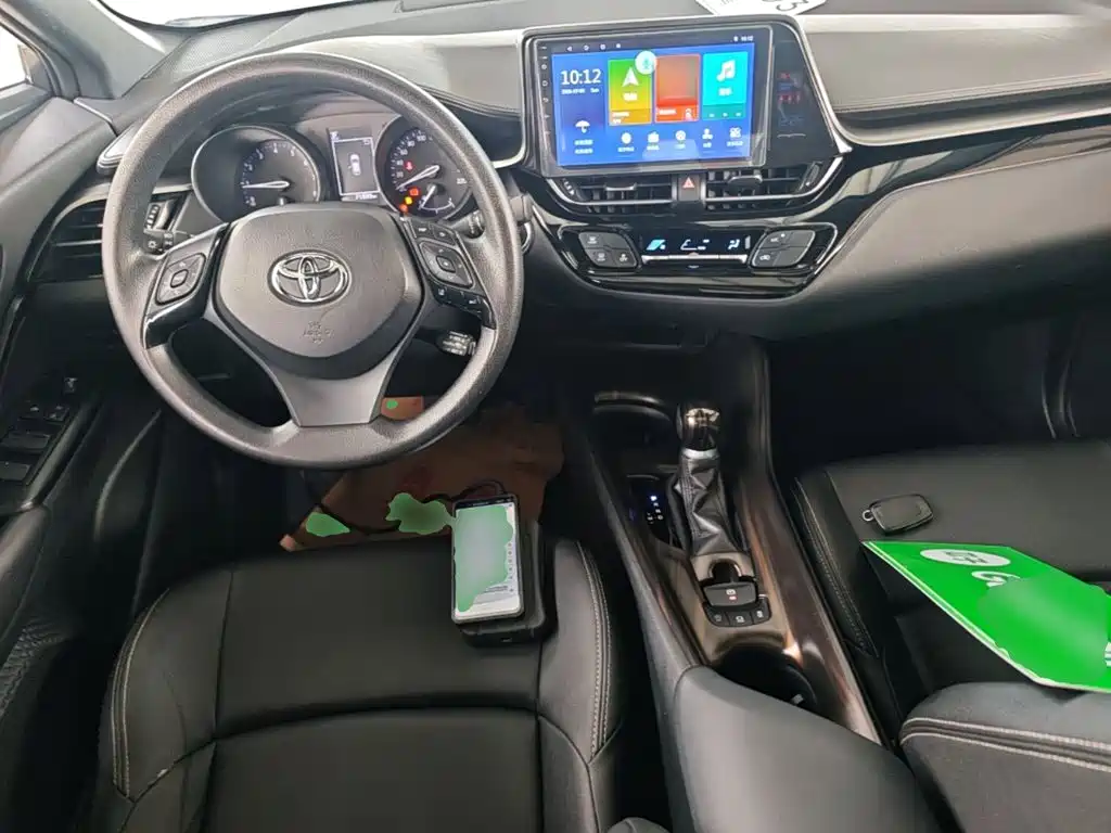 Toyota C-HR 2020 — фото 10