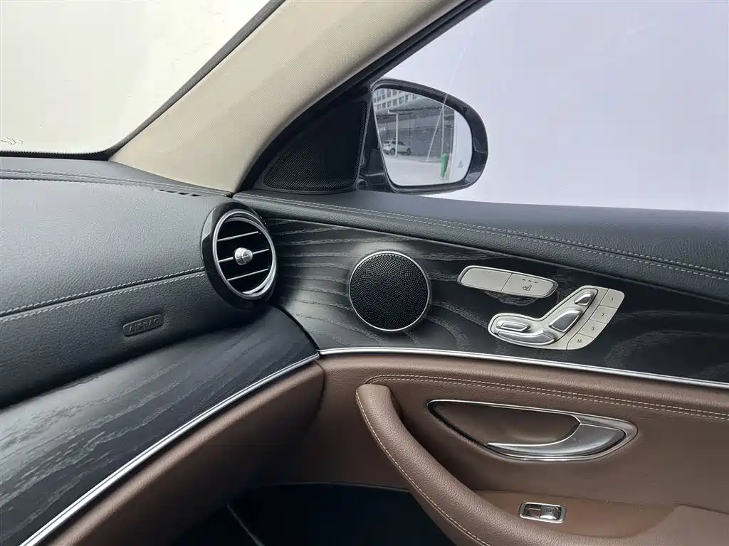Mercedes-Benz E-Class 2017 — фото 12