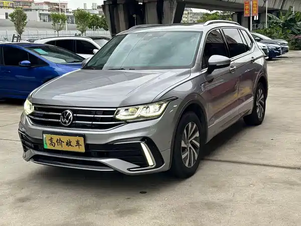 Volkswagen Tiguan L Plug-In Hybrid 2022