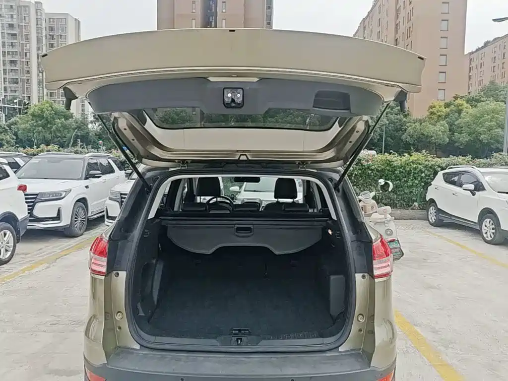 Ford Kuga 2015 — фото 19