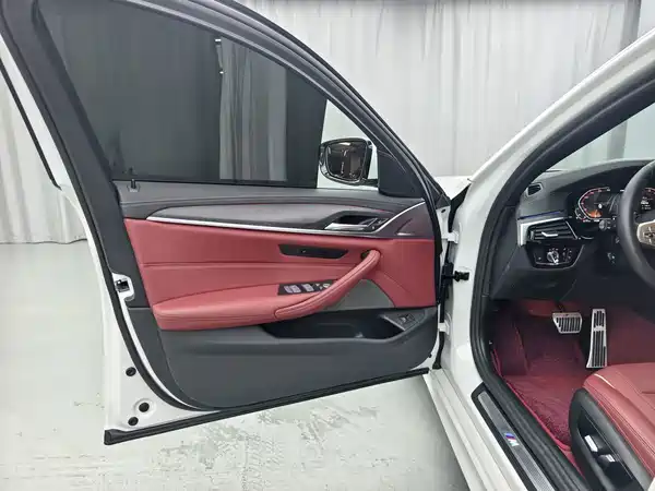 BMW 5 Series 2023
