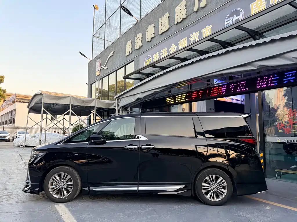Toyota Alphard 2025 — фото 8