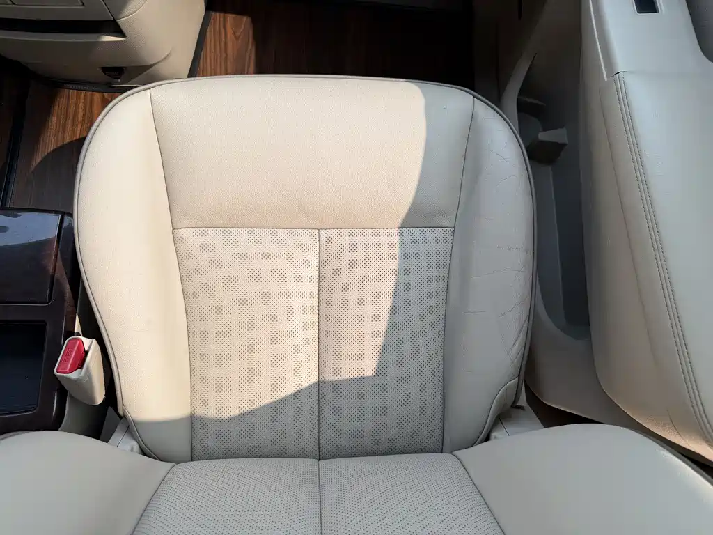 Nissan Quest 2017 — фото 13
