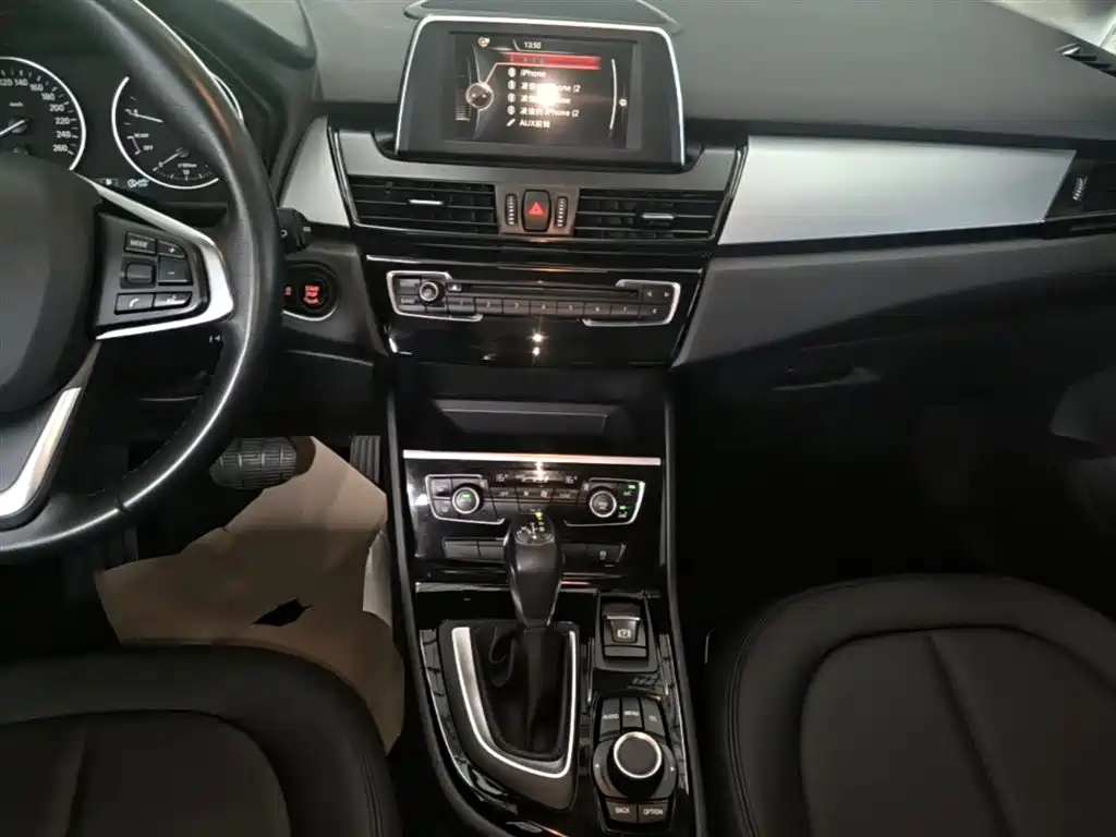 BMW 2 Series Active Tourer 2017 — фото 13