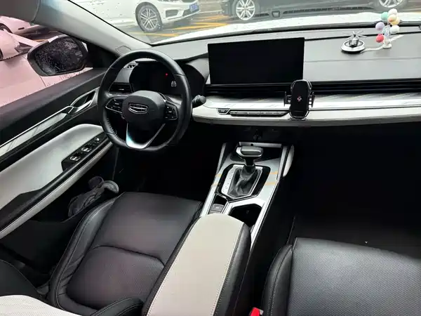 Geely Emgrand L 2022