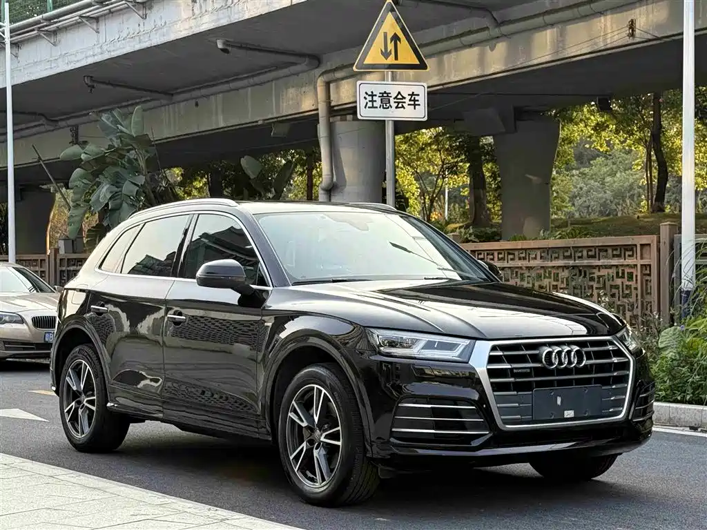 Audi Q5L 2019 — фото 12